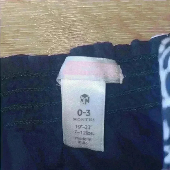 5/$10-Old Navy Baby Girl Blue & Pink Floral Top Size 3 Months - Picture 2 of 3